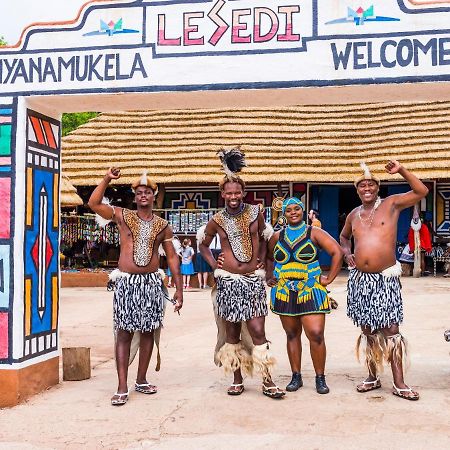 Aha Lesedi African Lodge & Cultural Village Broederstroom Exterior foto